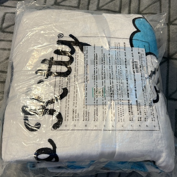 Hello kitty blue Angel super soft plush throw blanket! - Picture 3 of 7